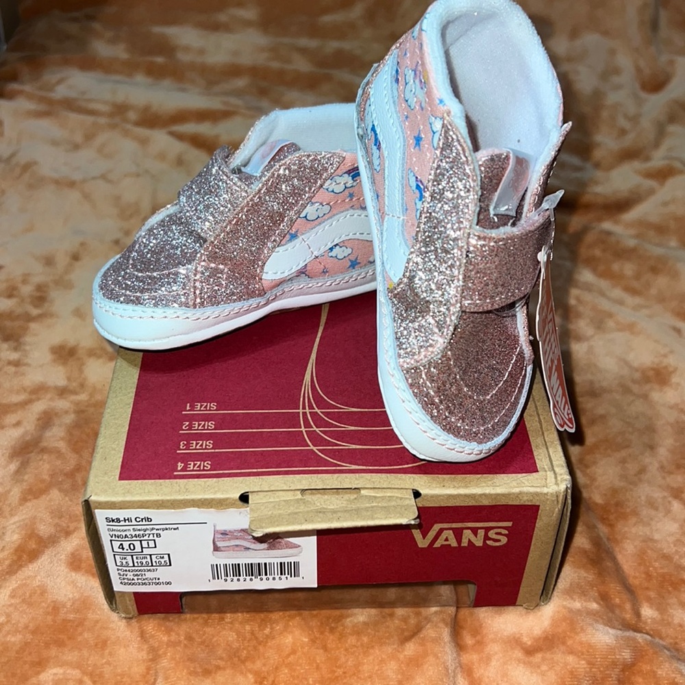 NWT Vans uniforms sleigh Sk8 hi crib